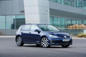 Volkswagen Golf GTE 2017 года (UK)